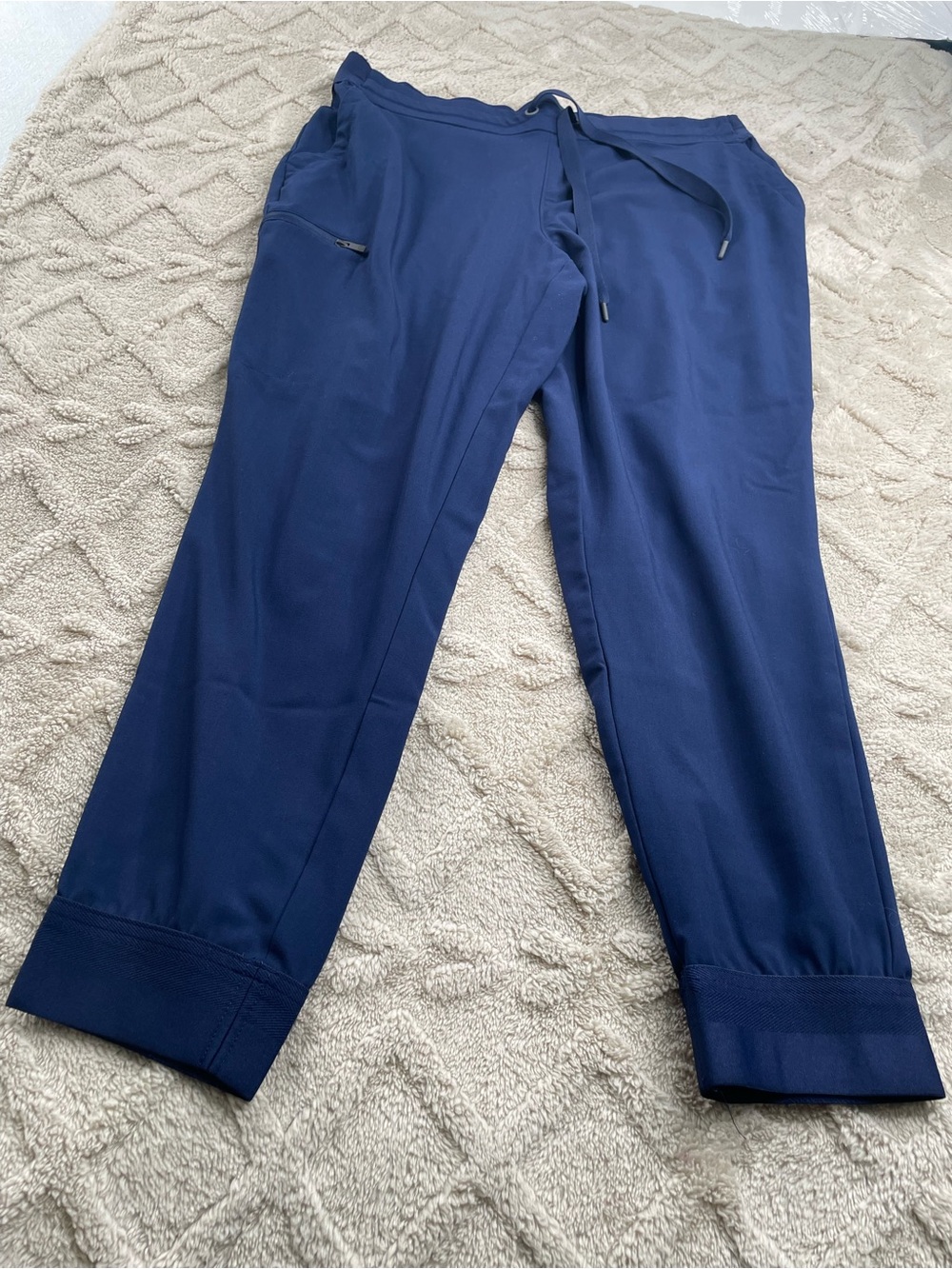 healing hands Navy Scrub Jogger Pants
Sz Large/ P Medical Staff